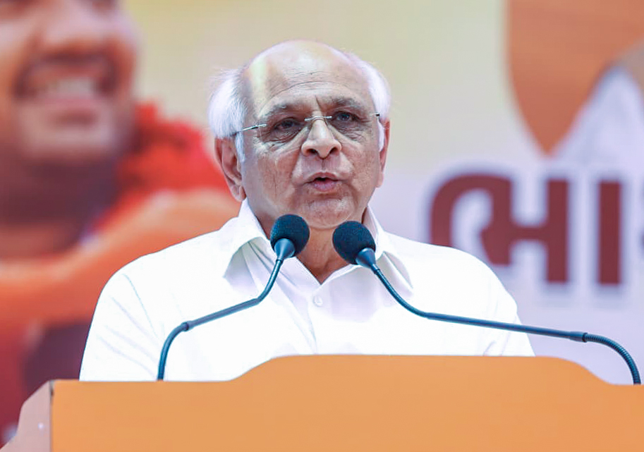 Kerala Rally Sparks Political Fallout: Kharge's Comments Target Gujarat