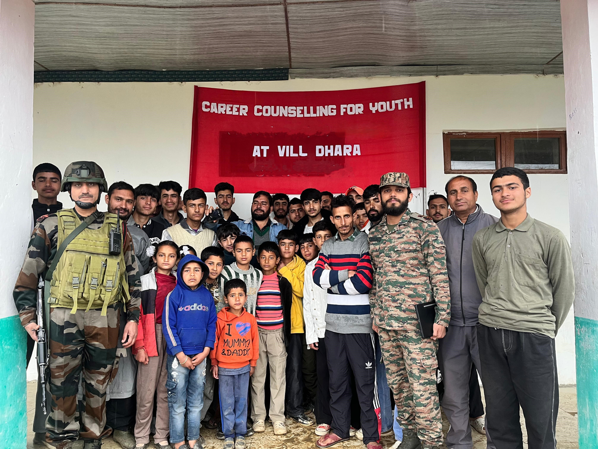 Indian Army Supports Youth Career Development in Doda.webp