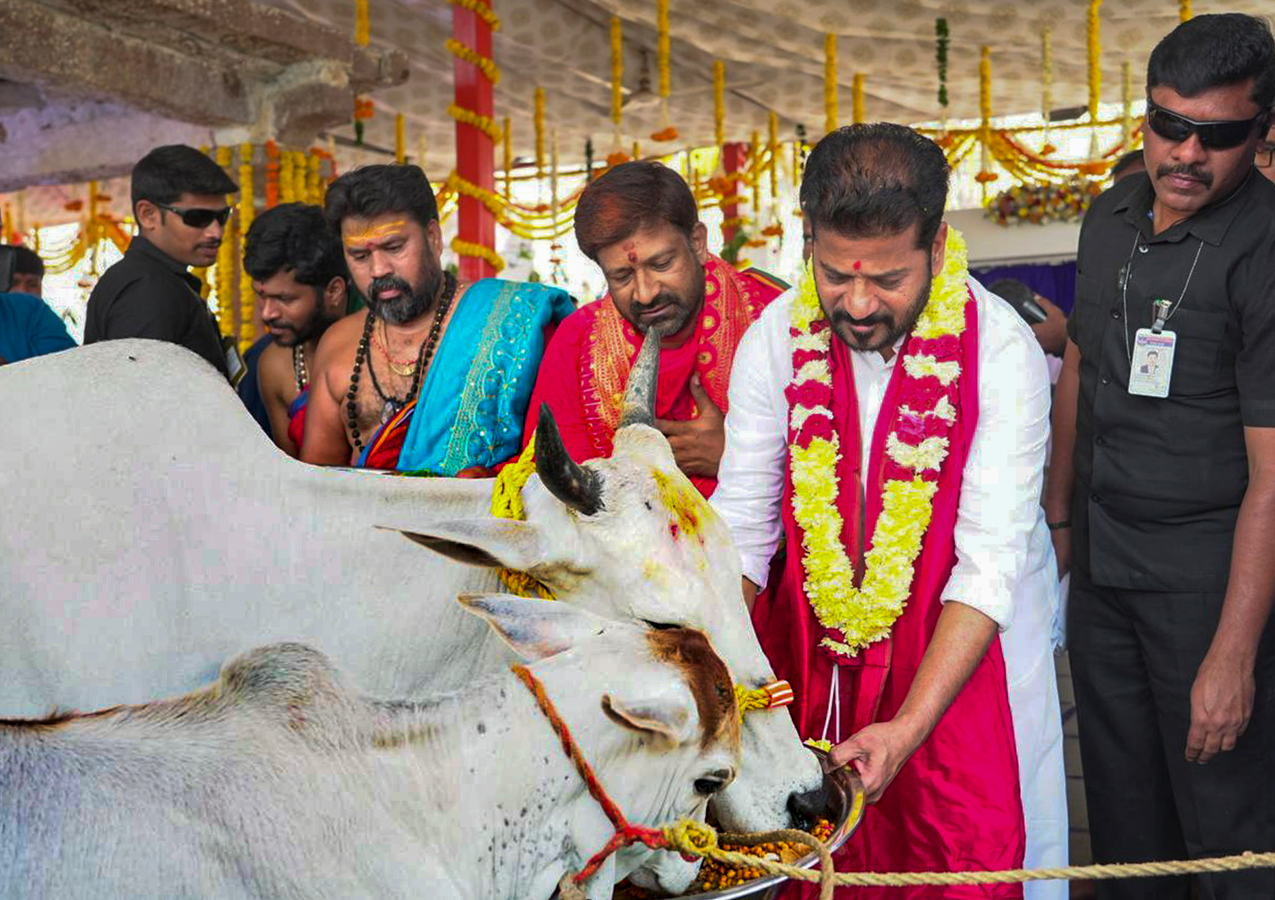Reddy Performs 'Bhumi Puja' for Basara Temple Project.webp Reddy Performs 'Bhumi Puja' for Basara Temple Project.webp