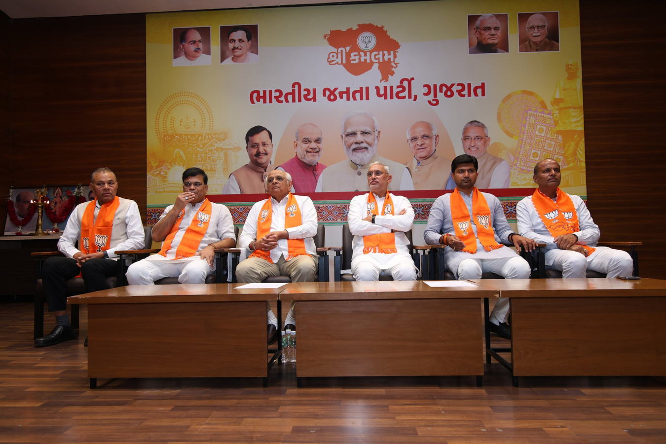 Gujarat BJP Responds to Kharge's Criticism, Highlights Achievements.webp