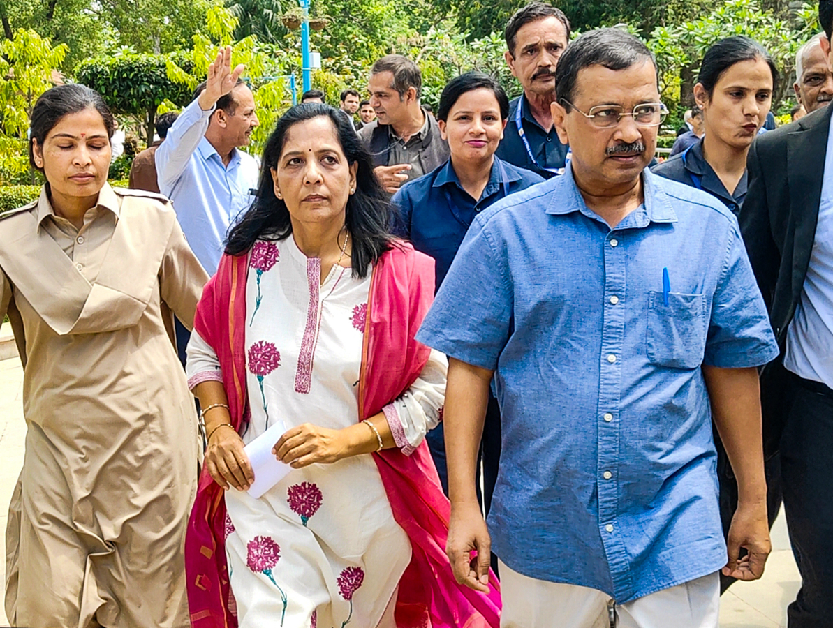 Delhi HC Issues Notice on Kejriwal's Recusal Plea in Excise Case.webp