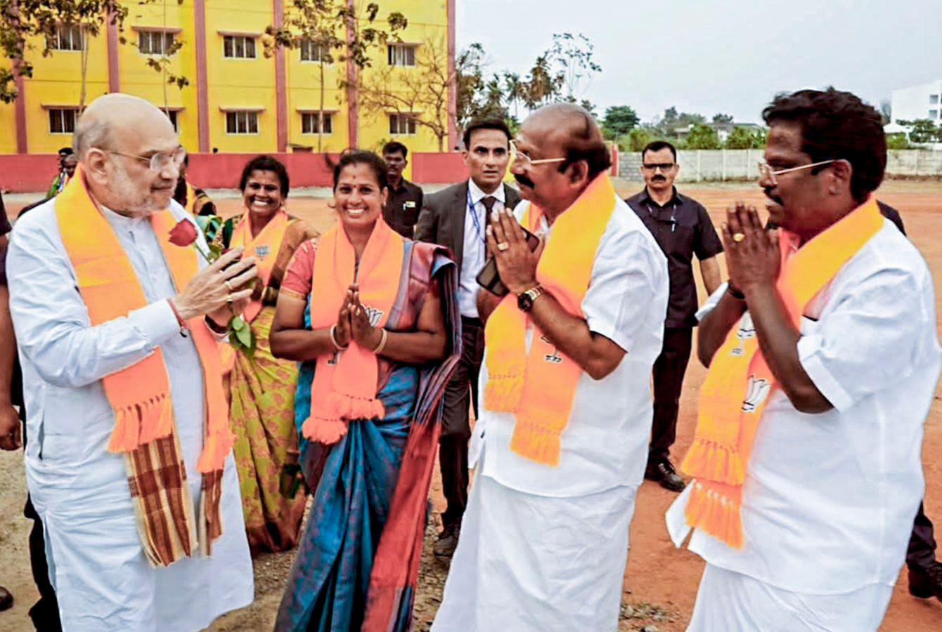 Amit Shah Contrasts Fuel Prices: India vs. Pakistan.webp