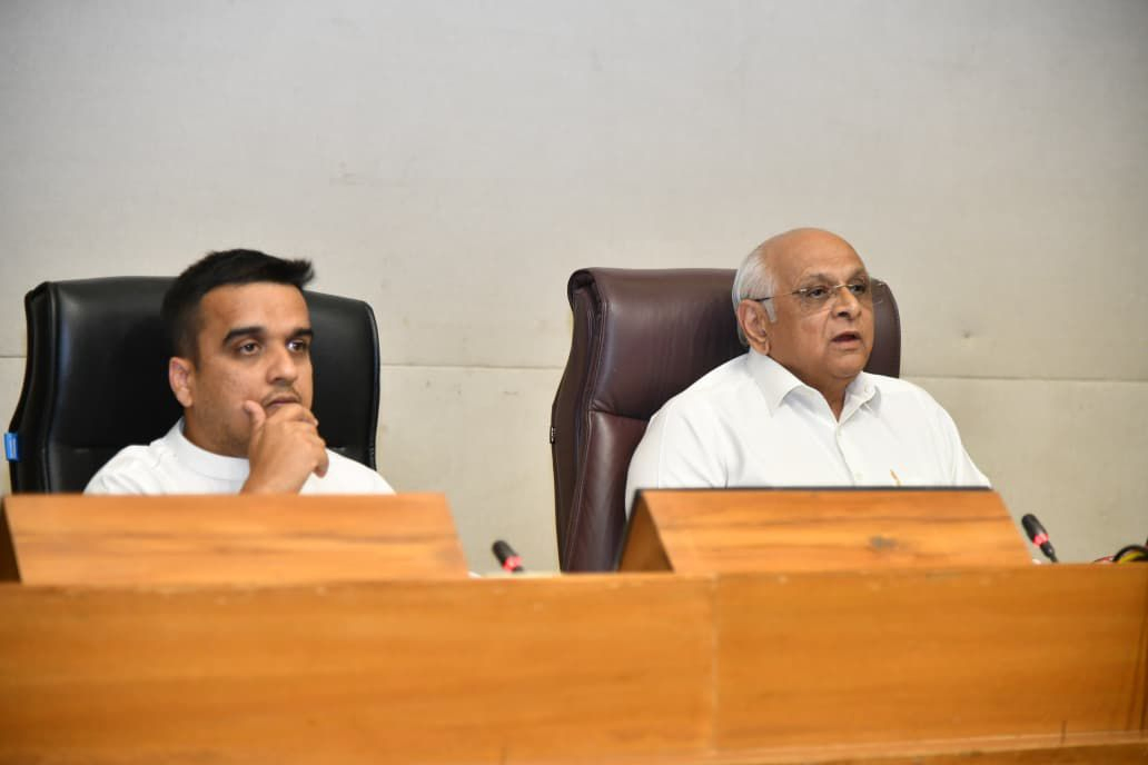 Gujarat CM Demands Kharge's Apology Over 'Illiterate' Remark.webp