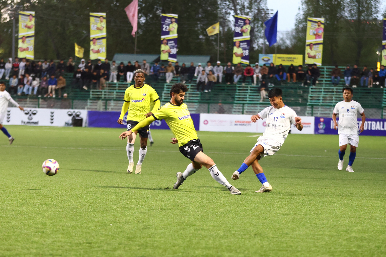 Chanmari Defeats Real Kashmir 2-1 in IFL.webp