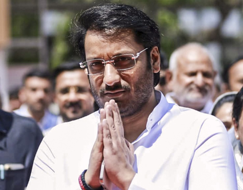 Parth Pawar Warns of Congress Decline Over Baramati