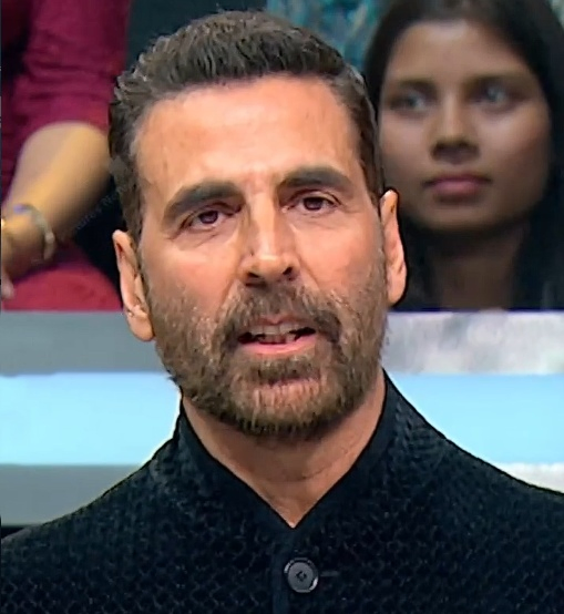 Akshay Kumar Reflects on Years Since Early Fan Encounters.webp