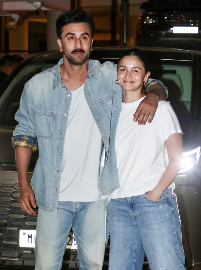 Alia & Ranbir Travel with Raha Ahead of Anniversary.webp