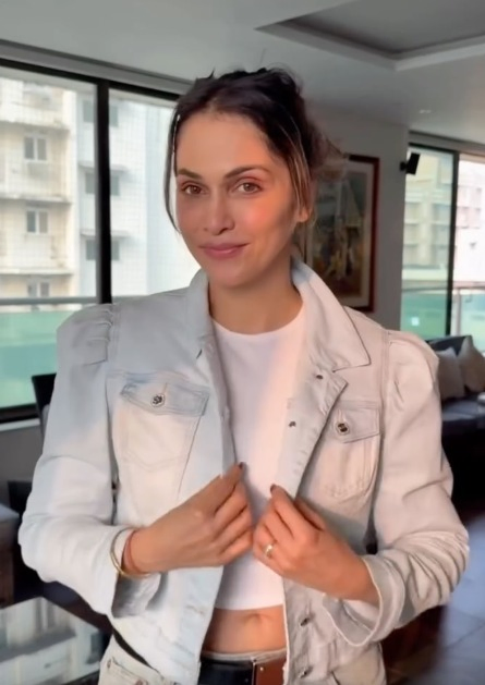 Isha Koppikar: Consistency Over Overnight Change.webp