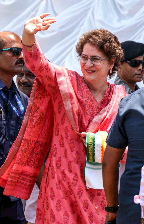 Priyanka Gandhi Criticizes Kerala Government's Handling of Housing Project
