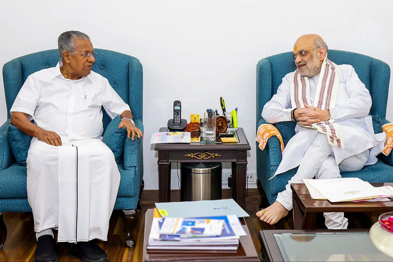 Allegations of Secret Meetings Fuel Kerala Election Debate.webp