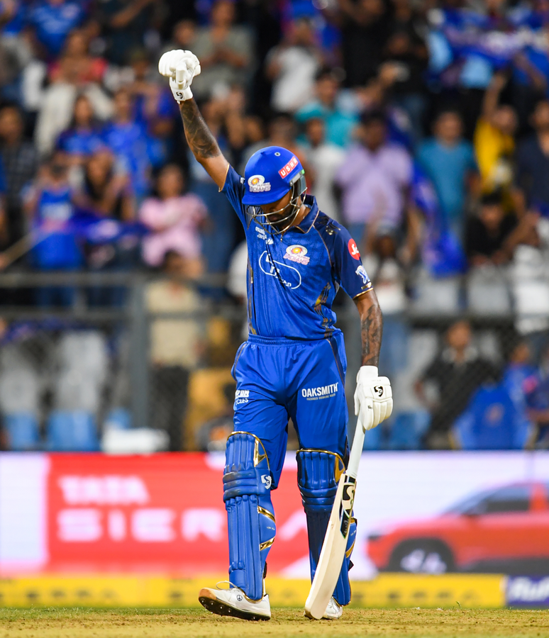 All-Round Impact: Kumble Highlights Pandya's Value.webp