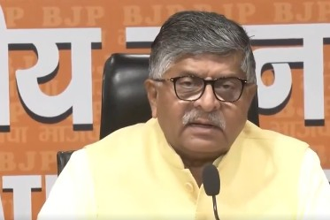 BJP Criticizes Kharge, Accuses Him of Divisive Language.webp