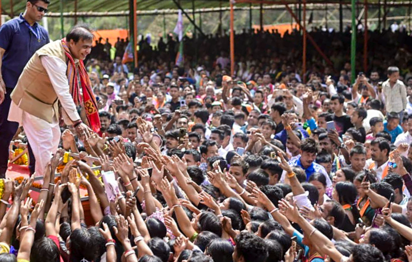 Assam CM Sarma Faces Criticism for Remarks Against Congress President Kharge.webp