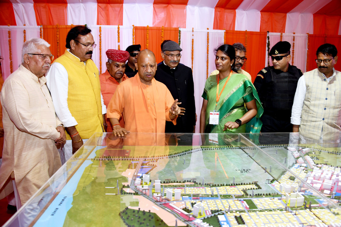 Agra's Future: New Township Aims for Economic Growth and Modernization.webp