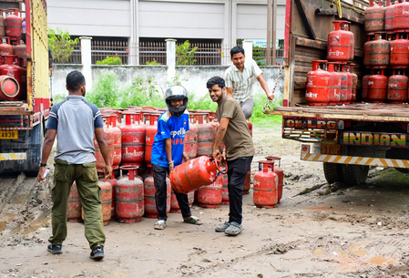 Government Announces Extra LPG Cylinders for Rajasthan Weddings.webp