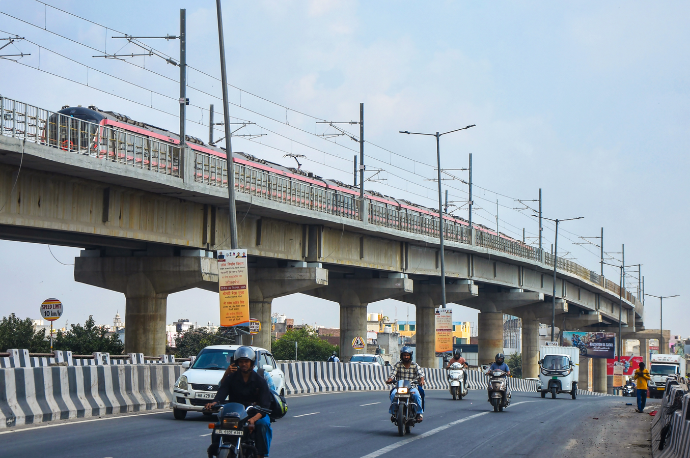 Delhi Metro Adjusts Schedules for Arun Jaitley Stadium.webp