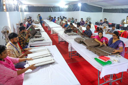 Local Grievances and Shifting Dynamics in Kerala's Polls.webp