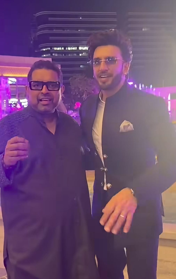 Ranveer Singh Pays Respect to Shankar Mahadevan's Vocal Talent.webp Ranveer Singh Pays Respect to Shankar Mahadevan's Vocal Talent.webp