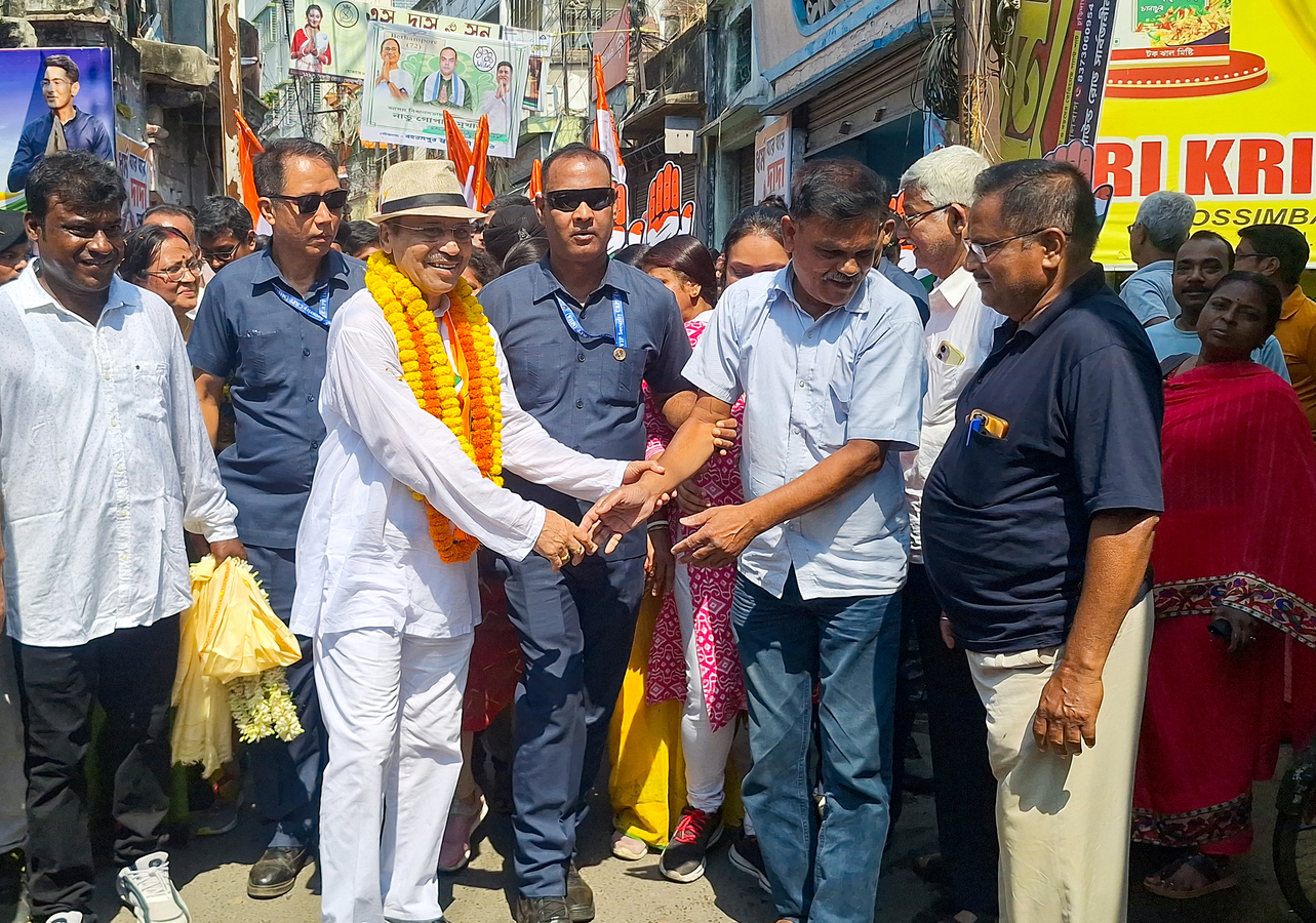 Trinamool Protests Lead to Enhanced Security for Adhir Chowdhury.webp Trinamool Protests Lead to Enhanced Security for Adhir Chowdhury.webp