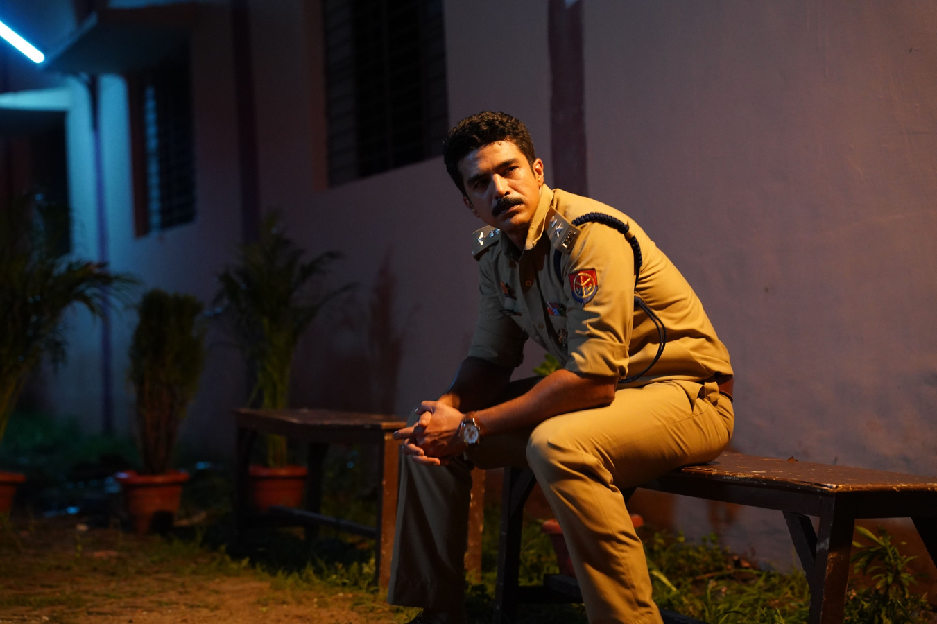 Saqib Saleem Highlights Character's Lack of Heroic Intent in 'Kaptaan'.webp