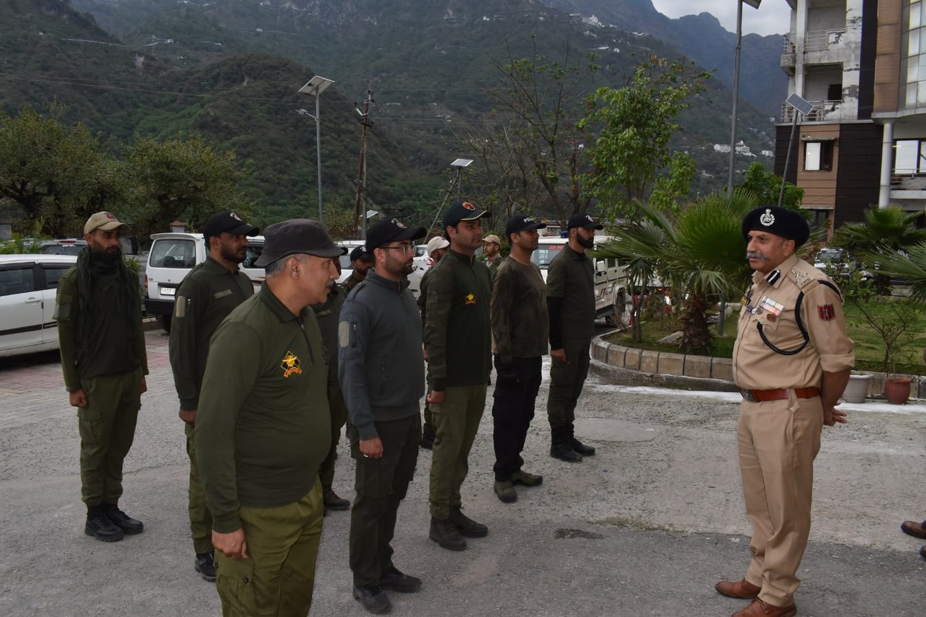 Vaishno Devi Shrine: DIG Assesses Security Arrangements.webp Vaishno Devi Shrine: DIG Assesses Security Arrangements.webp