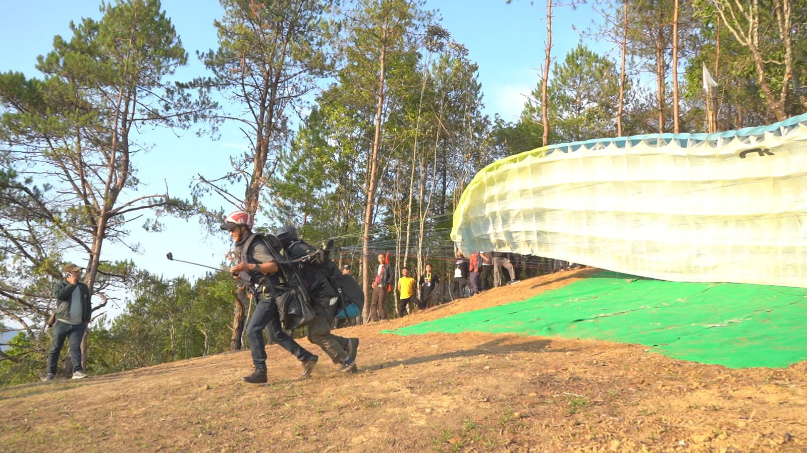 Champhai Launches Paragliding Site, Boosting Mizoram's Adventure Sector.webp