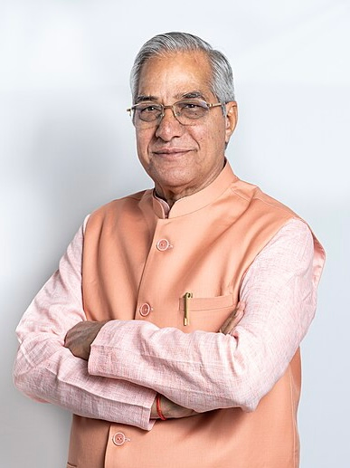 Khera's Flight to Hyderabad Sparks BJP Criticism.webp