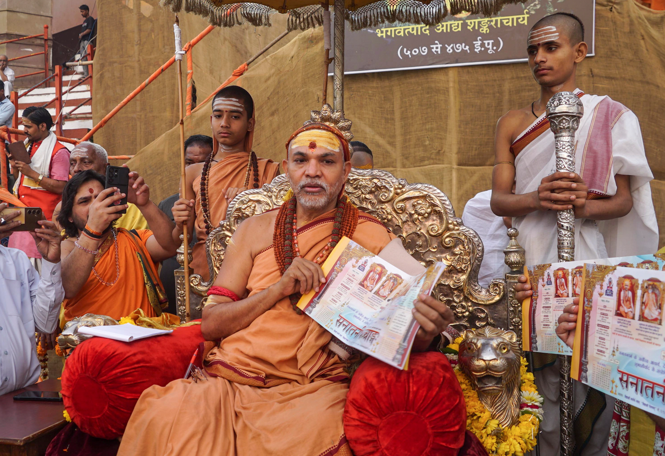 Varanasi Seer Receives Death Threats – Police to Investigate