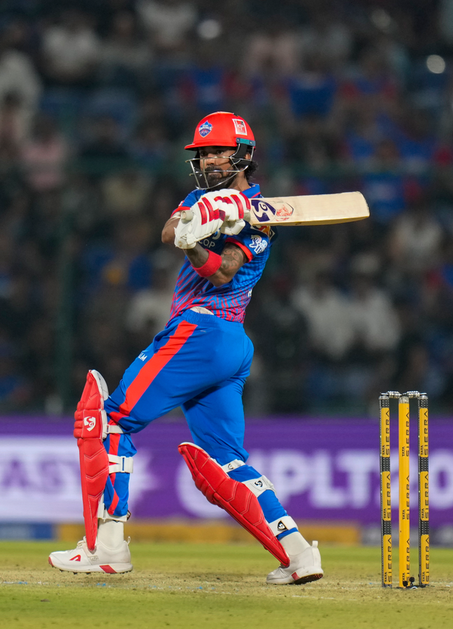 Titans Win Last-Ball Thriller: Miller's Mistake Costs Capitals