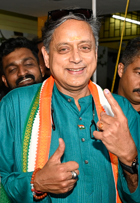 Shashi Tharoor Dismisses NDA Prospects in Kerala Election