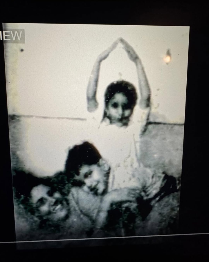 Nostalgic Moments: Shabana Azmi Remembers Family.webp