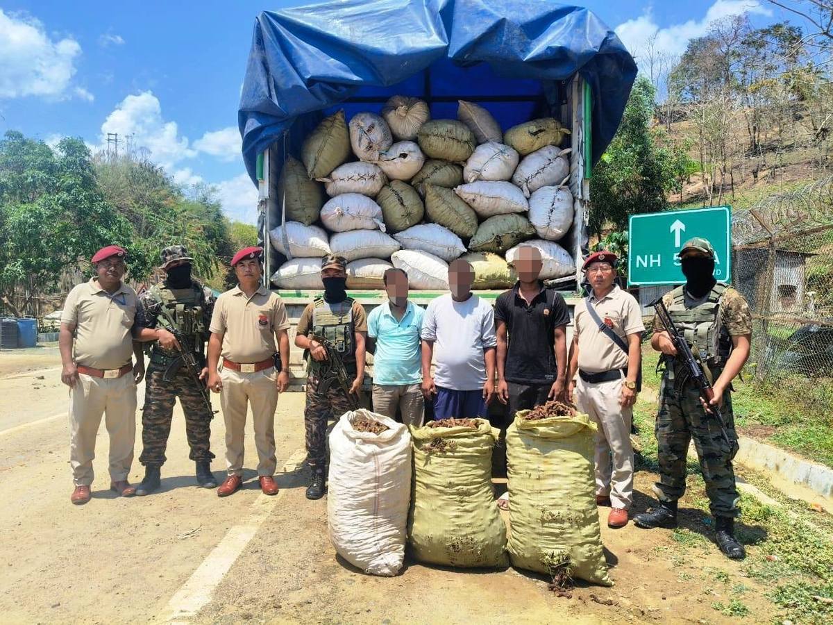 Medicinal Plant Smuggling Intercepted at Indo-Myanmar Border.webp