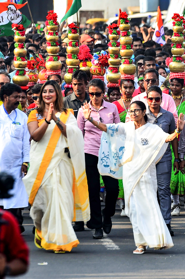 Banerjee Responds to Modi's Claims, Accuses BJP of Misinformation.webp