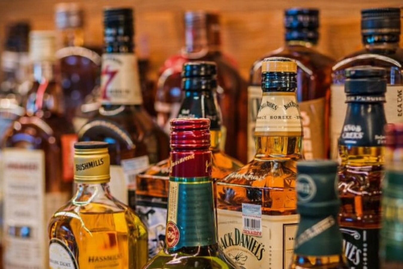 Jamnagar-Rajkot Highway: Illegal Liquor Shipment Disrupted