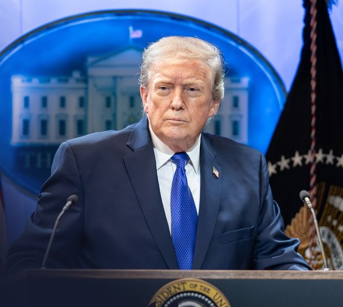 Oil Flow Concerns as Trump Addresses Iran's Actions.webp