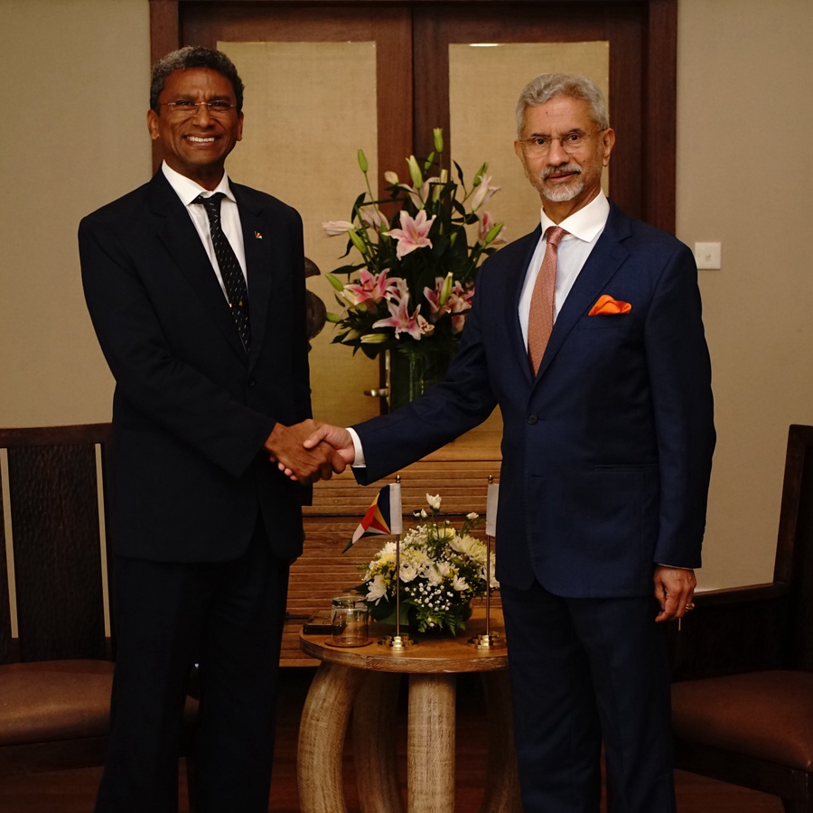Jaishankar Meets Seychelles Counterpart on Economic Support.webp