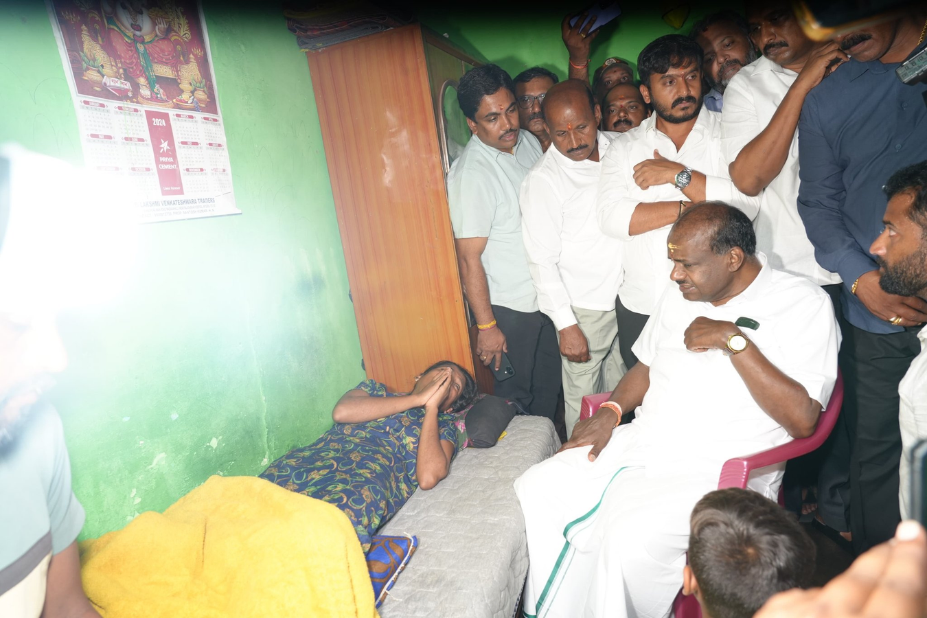 Karnataka Minister Addresses Family's Medical and Financial Needs.webp Karnataka Minister Addresses Family's Medical and Financial Needs.webp