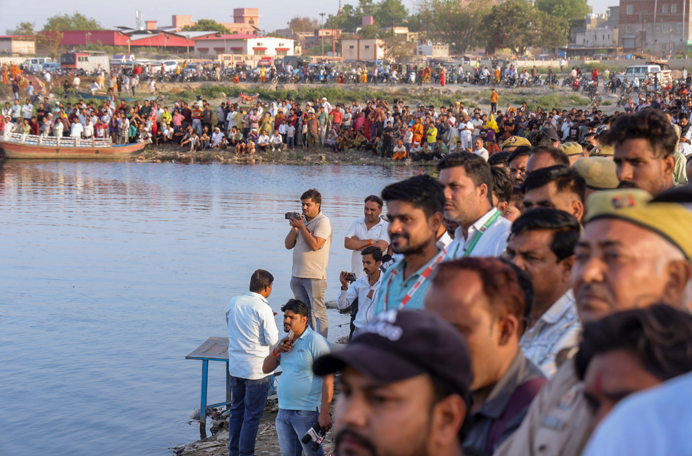Pilgrims' Final Moments: Video Shows Devotion Before Mathura Boat Tragedy.webp Pilgrims' Final Moments: Video Shows Devotion Before Mathura Boat Tragedy.webp