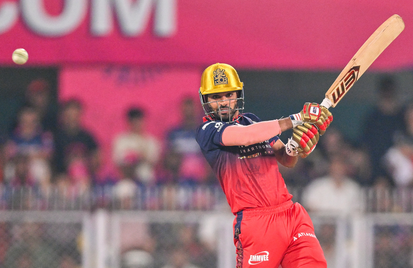 Rajat Patidar's 63 Leads RCB to 201 Against RR.webp