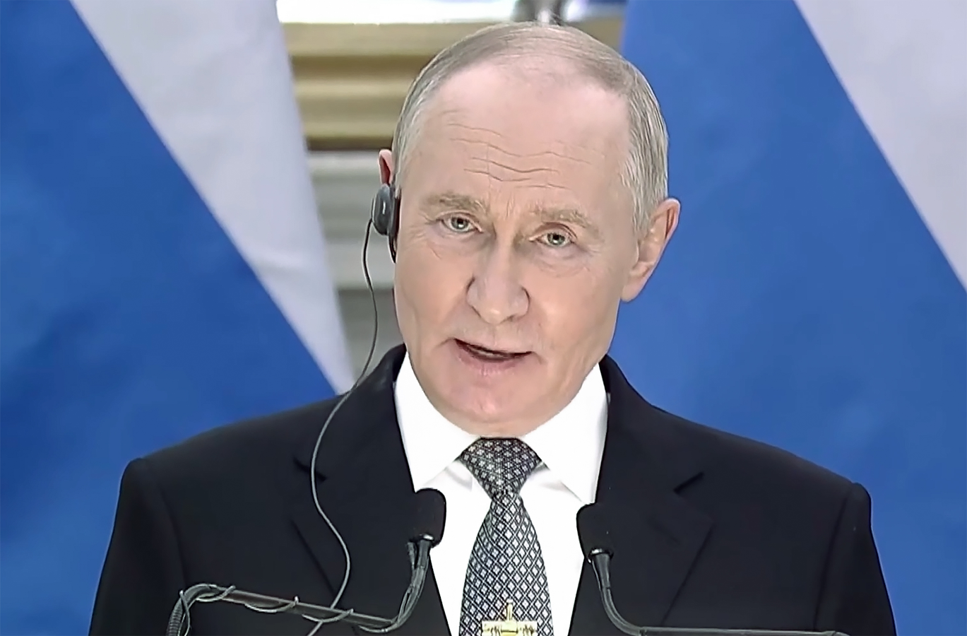 Putin Discusses AI Strategy Amid Ukraine Ceasefire.webp