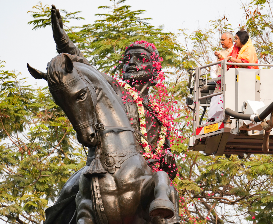 Gandhi, Pawar Praise Shivaji's Vision and Self-Respect.webp