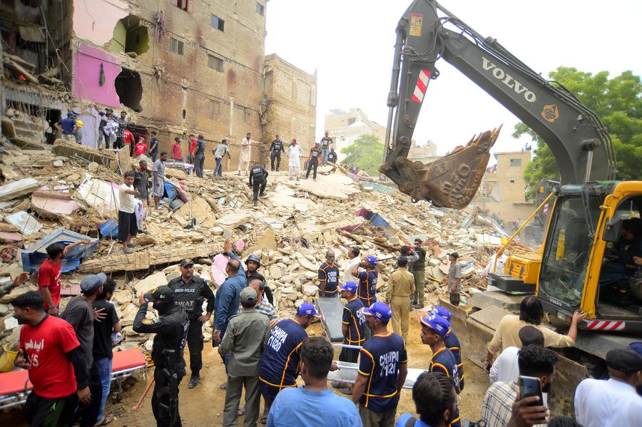 Rescue Efforts Continue After Karachi Building Incident.webp