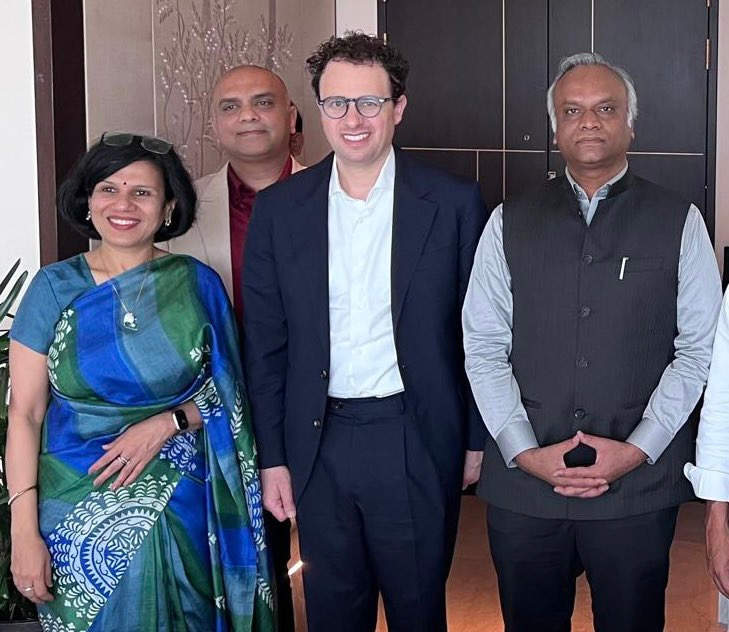 Karnataka Attracts AI Companies, Fosters Collaboration at Summit.webp