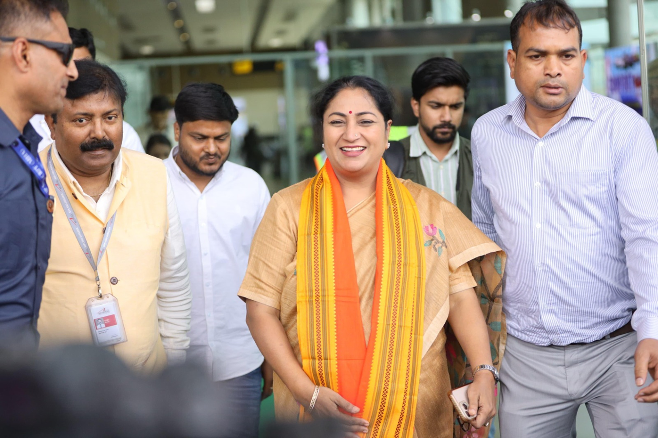 Rekha Gupta Predicts BJP Victory, Criticizes Mamata's Leadership.webp