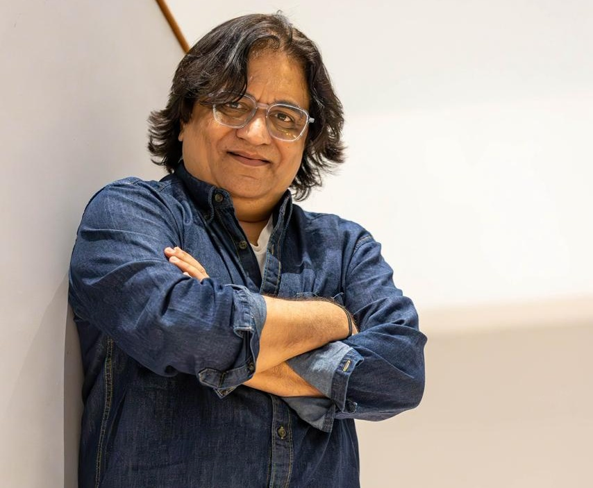 'Yeh Prem Mol Liya': Kirkire Praises Khurrana and Sharvari's Talent on the Rajshri Set.webp 'Yeh Prem Mol Liya': Kirkire Praises Khurrana and Sharvari's Talent on the Rajshri Set.webp