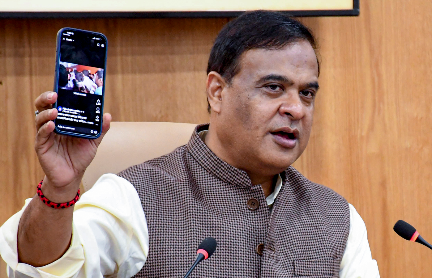 Assam CM Files Defamation Suit Against Congress Leaders.webp