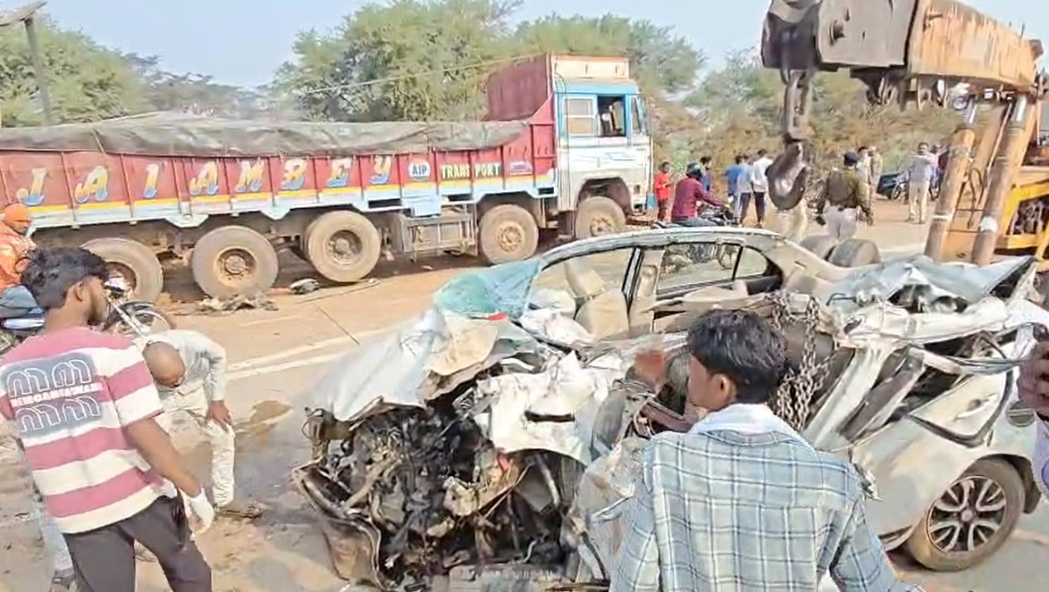 One Soldier Survives Chhattisgarh Road Accident; Investigation Ongoing.webp