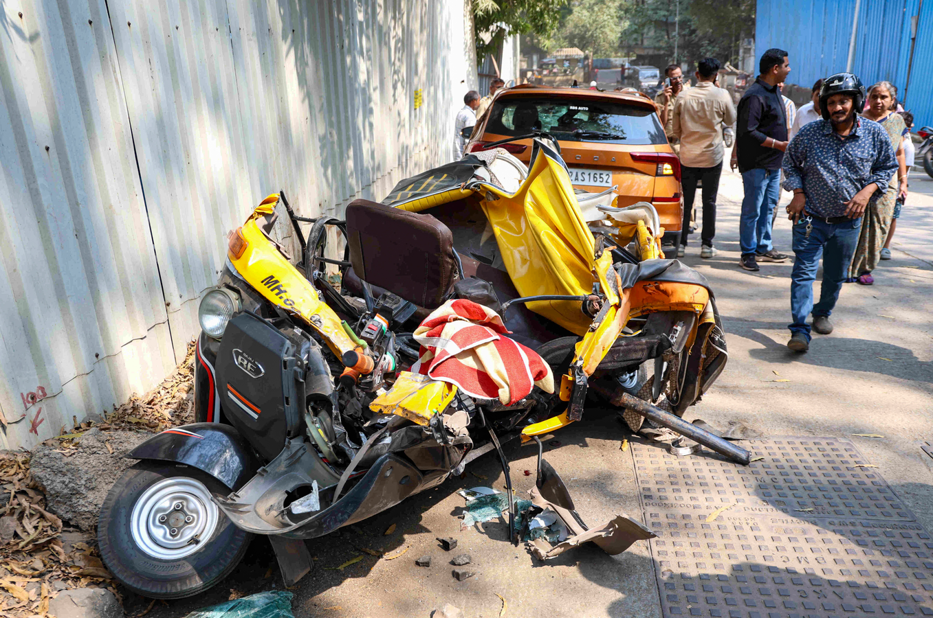 Mulund Metro Incident: CM Promises Action Following Construction Collapse.webp