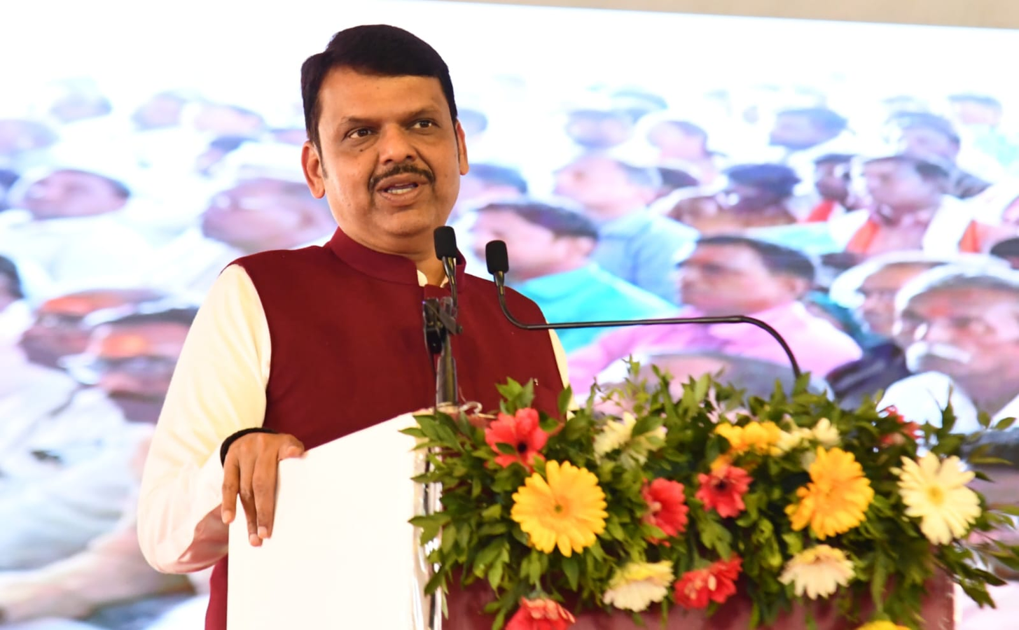 CM Fadnavis Highlights Tech & Innovation in Maharashtra's Animal Husbandry Sector.webp
