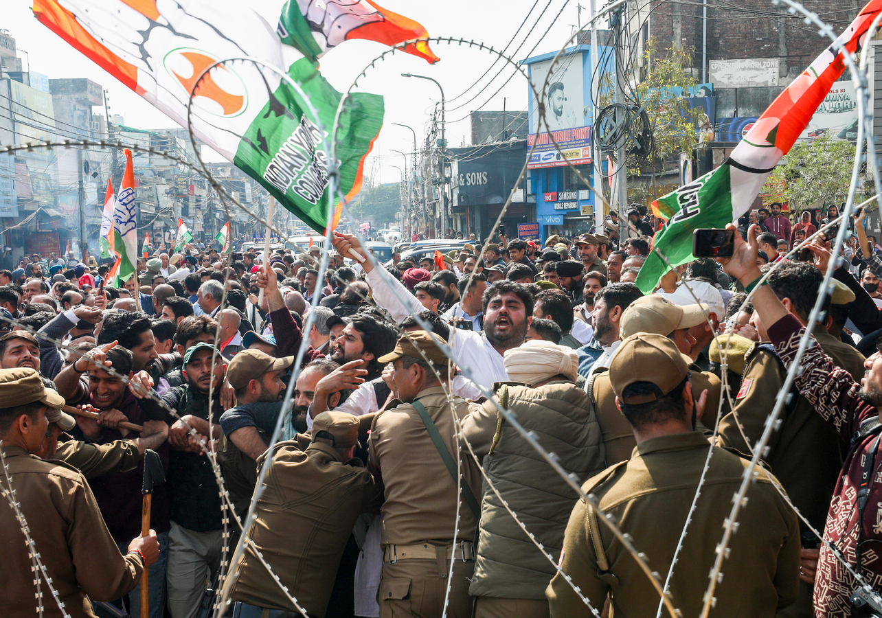 Congress March to Lok Bhawan in J&K Ends with Detentions.webp